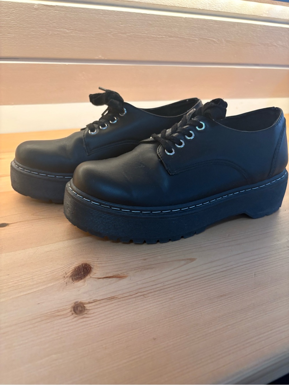Ardene Black Chunky Platform Lace-Up Oxfords